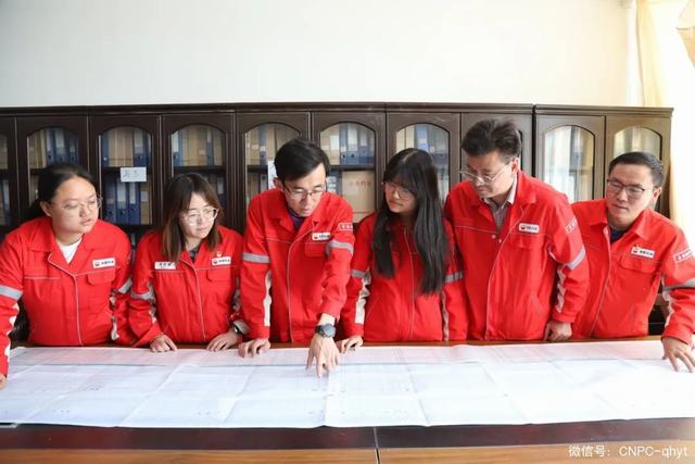 1731315944890640.jpg 青海油田.jpg