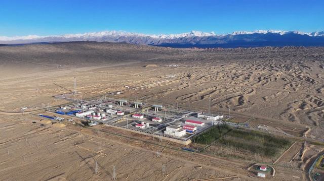 1731316380772821.jpg 克深处理站为西气东输下游源源不断地输送优质天然气。2.jpg