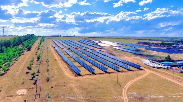 1735545242945305.jpg 华北油田新能源累计发电量达10025万千瓦时.jpg