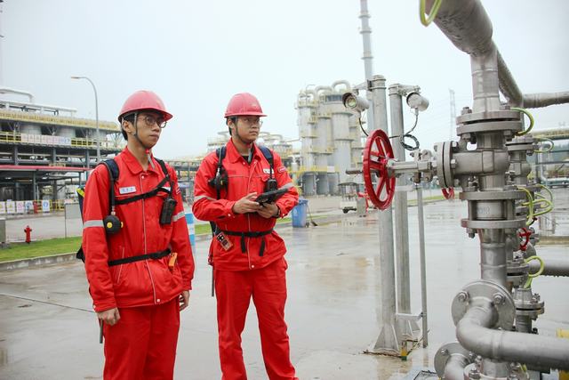 1766477677946386.jpg 拧紧承包商“安全阀”.jpg