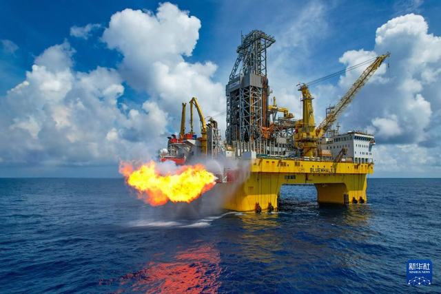“深海一号”二期深水气井放喷测试瞬间_爱奇艺.jpg