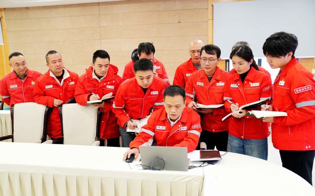 1769395409334363.jpg 全会精神宣贯沉一线图三.jpg