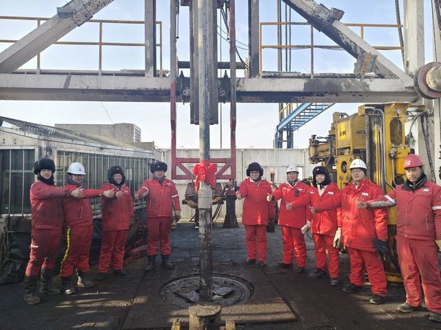 1月26日，吐哈油田2026年首口风险探井——屯探1井正式鸣机开钻。秦新德 摄.jpg